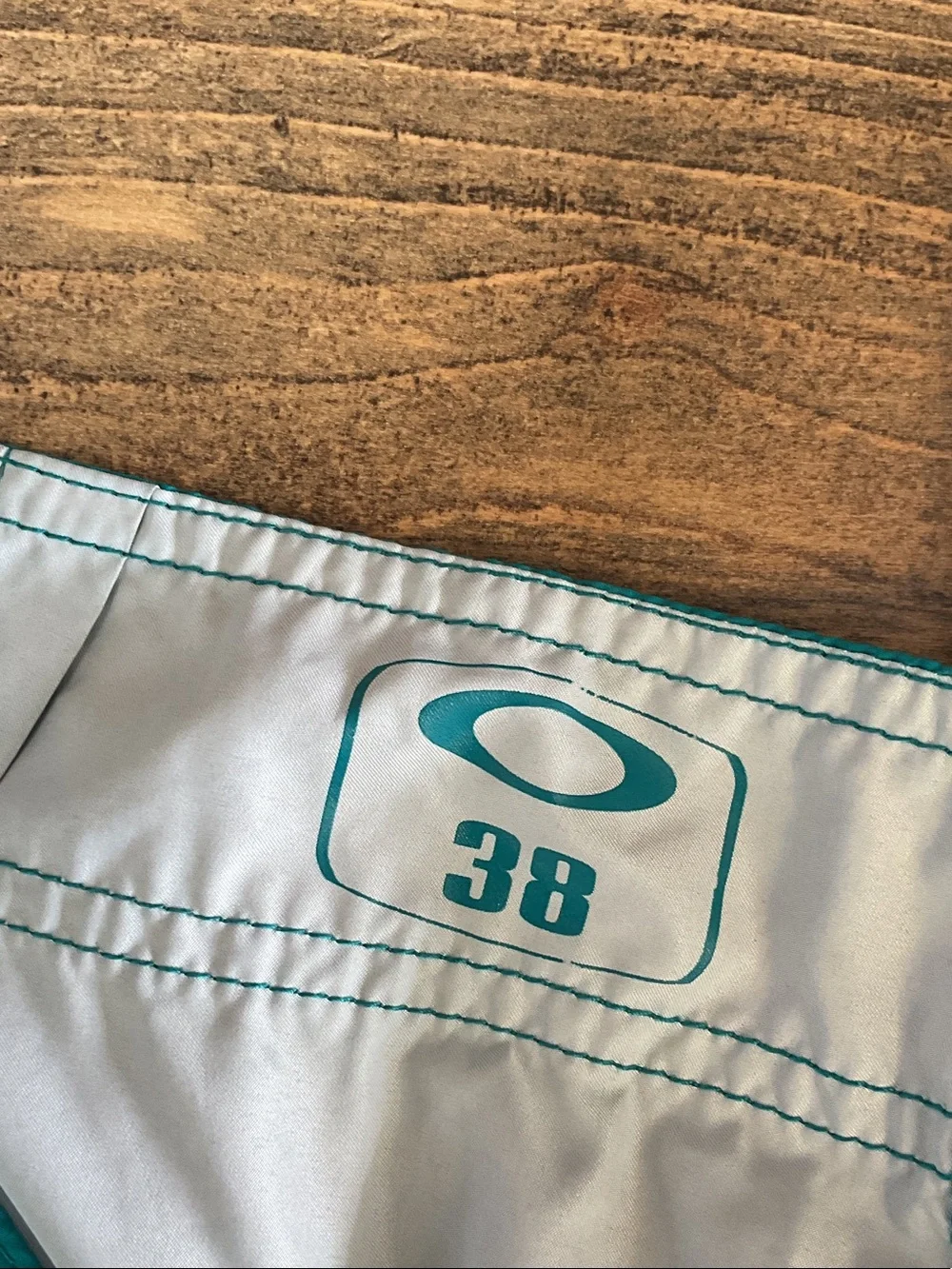 Oakley Men's Teal & Aqua Colorblock Swim Board Shorts 38 315B